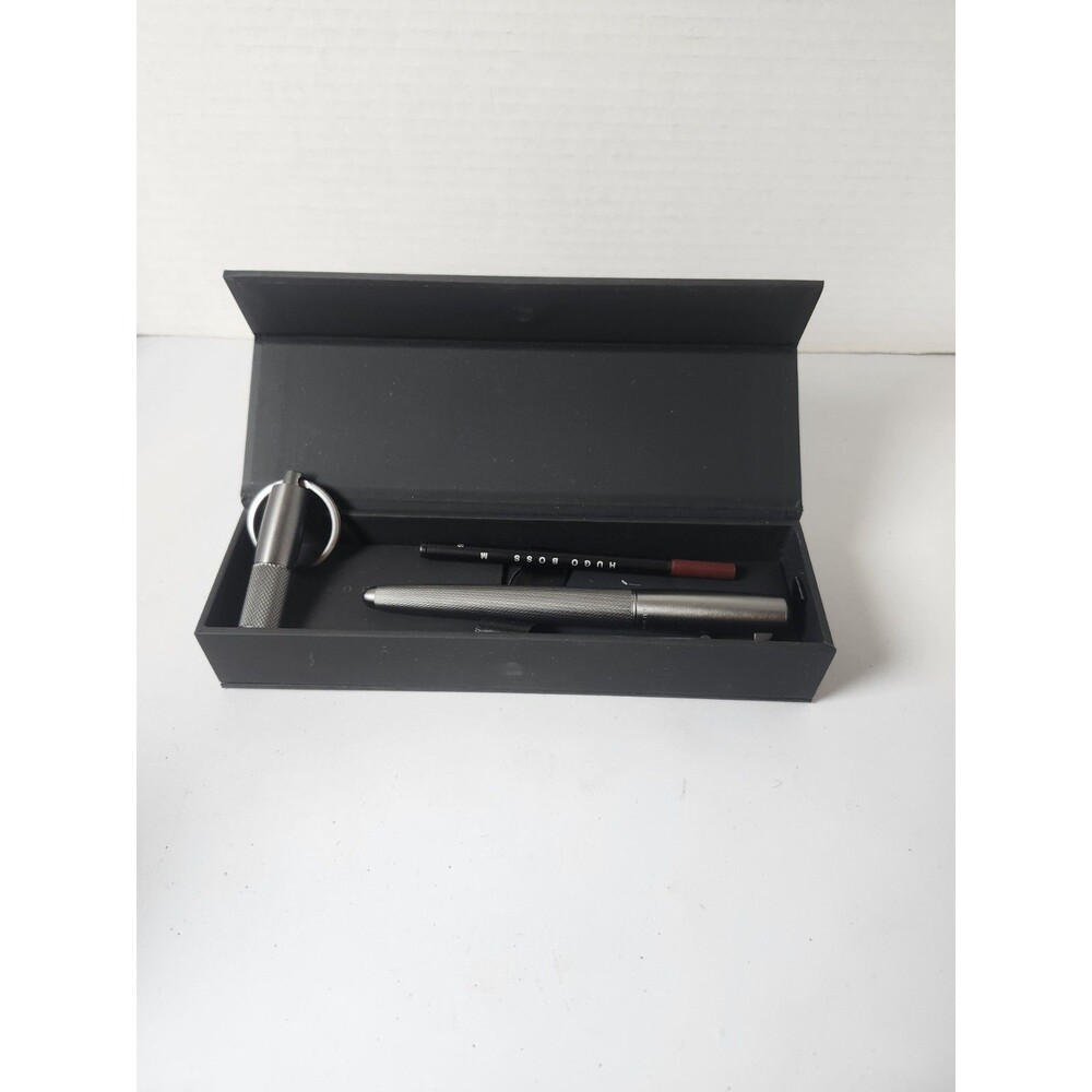 Hugo Boss Ink Pen And Keychain  Set